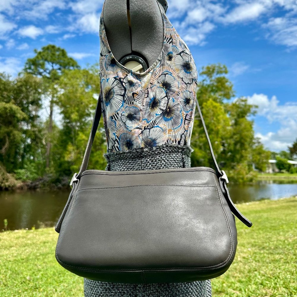 COACH Vintage Chelsea Zip Crossbody Bag Gray Leather Nickel Hardware 6000 EUC